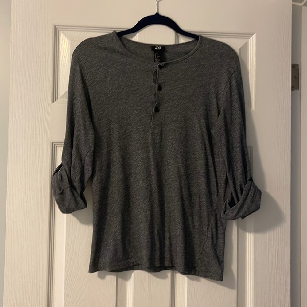 H&M Men’s gray shirt!